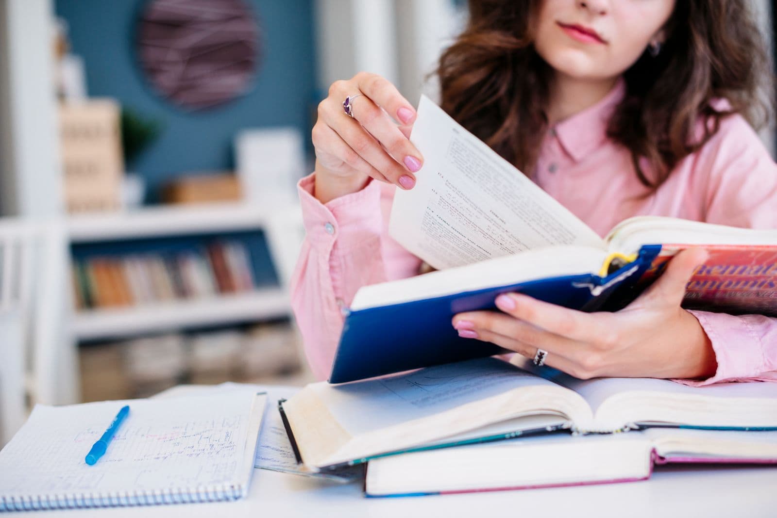 Interactive Online Classes Student learning German online